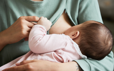 Agosto Dourado: O mês da amamentação e sua relação com a prevenção do câncer